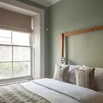 Lido Townhouse 4*