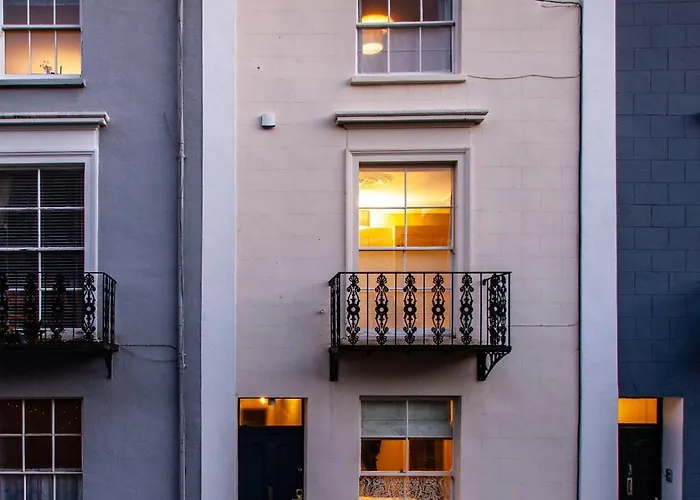 Konukevi Lido Townhouse Bristol