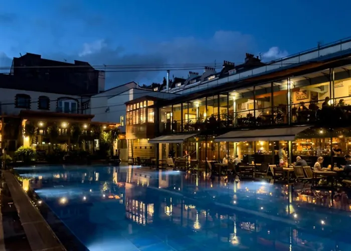 Konukevi Lido Townhouse Bristol